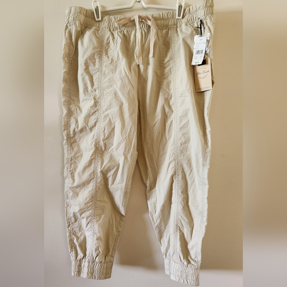NWT Blue Earth Women's XL Capris Pull On